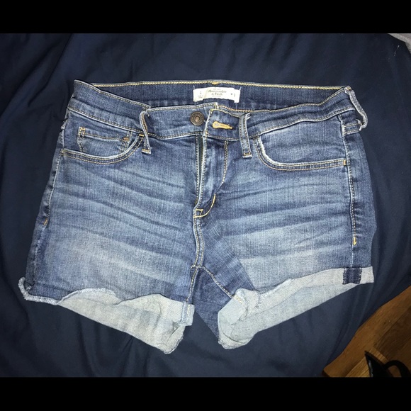 Abercrombie and Fitch Denim Midi-Short - Picture 4 of 4